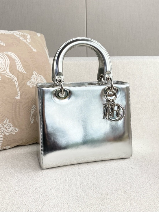 Dior | Lady Dior Five‑Row Silver Patent Top Handle | Excellent Condition - Picture 6 of 9
